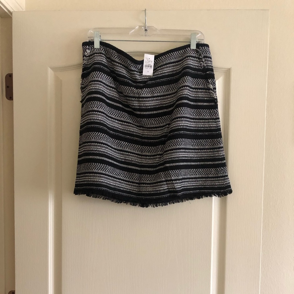 🎉HOST PICK🎉LOFT Textured Stripe Skirt w/ Pockets - Picture 4 of 6